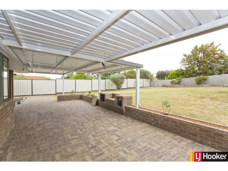 16 Muir Place, Halls Head WA 6210