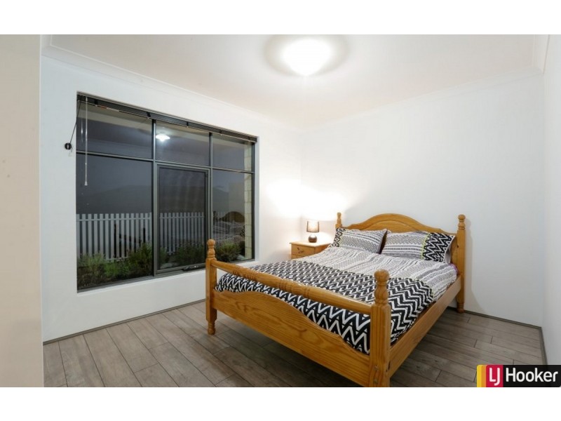 8 Vestita Lane, Halls Head WA 6210