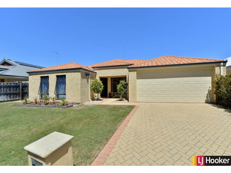 18 Poinsettia Green, Halls Head WA 6210