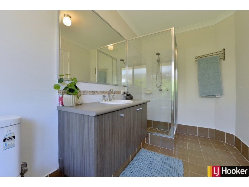 18 Poinsettia Green, Halls Head WA 6210