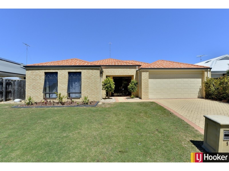 18 Poinsettia Green, Halls Head WA 6210