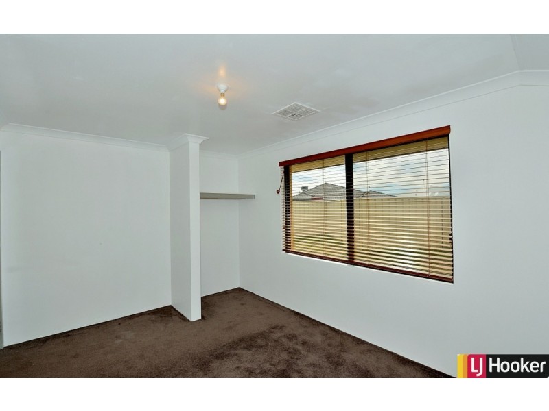 25 Highcliffe Circle, Lakelands WA 6180