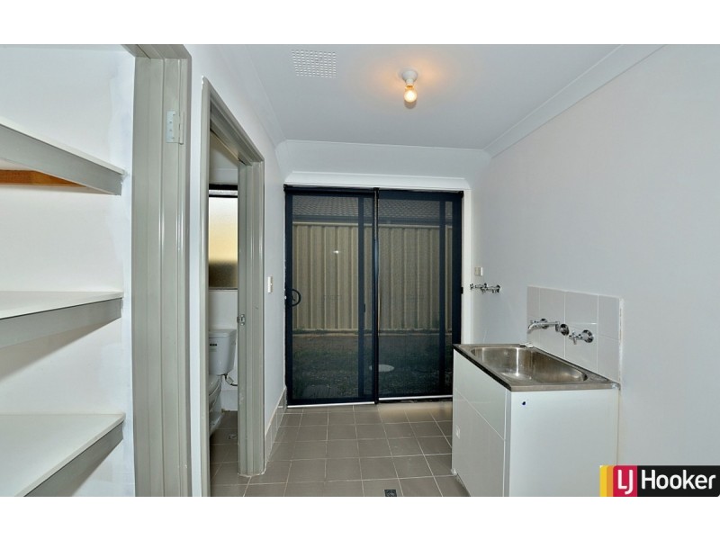 25 Highcliffe Circle, Lakelands WA 6180