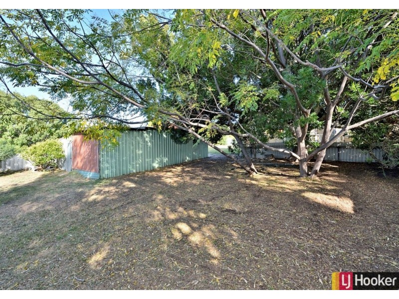 16 Oversby Street, Halls Head WA 6210