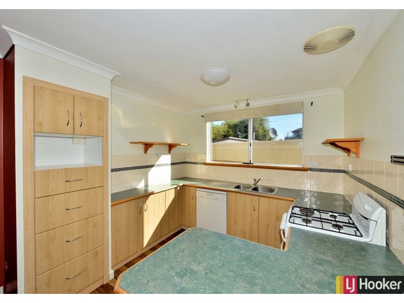 16 Oversby Street, Halls Head WA 6210