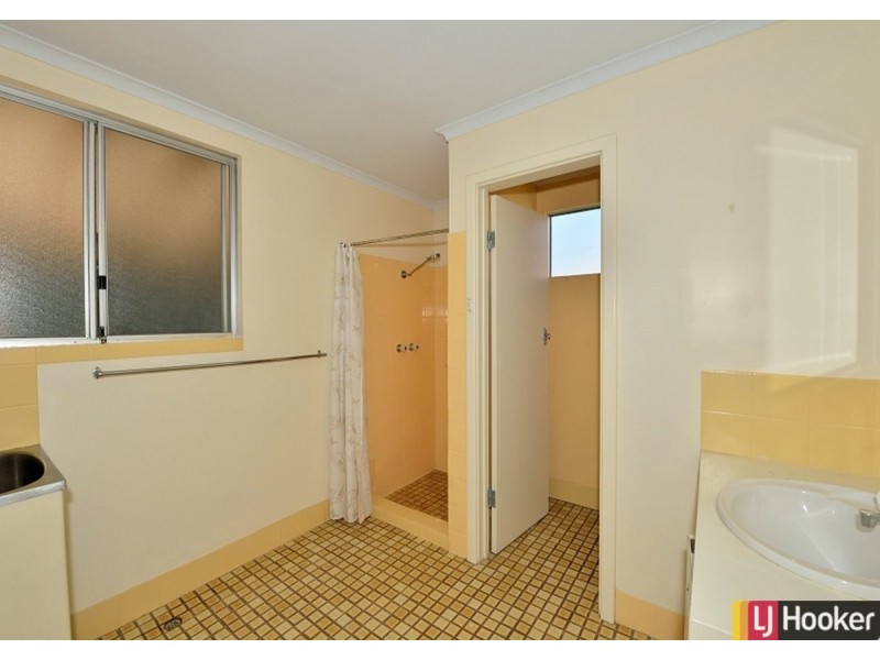 16 Oversby Street, Halls Head WA 6210