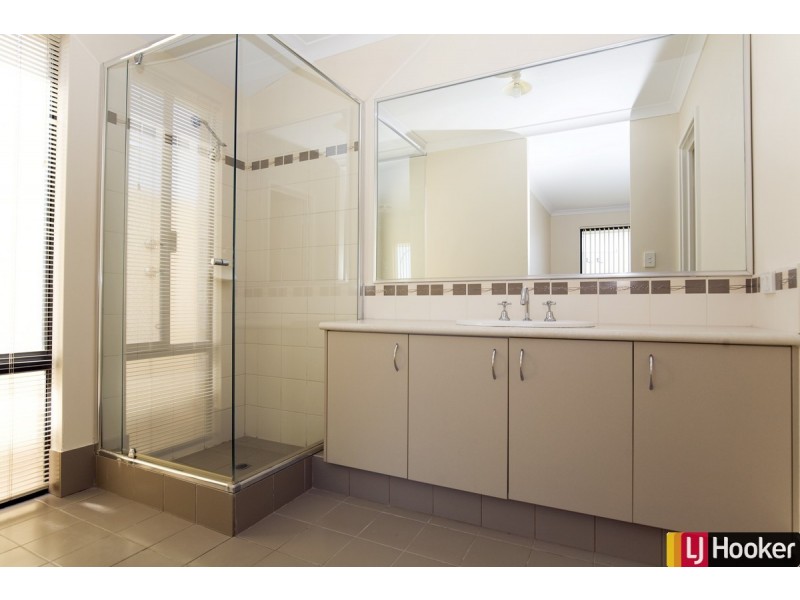 16 Bertha Loop, Dudley Park WA 6210