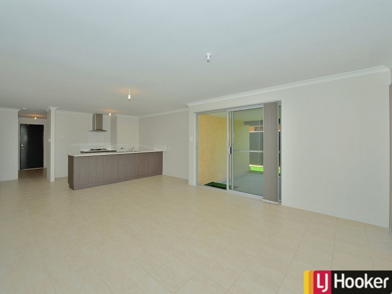 9 Blanche Crescent, Lakelands WA 6180