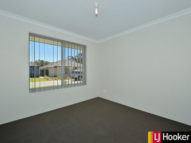 9 Blanche Crescent, Lakelands WA 6180