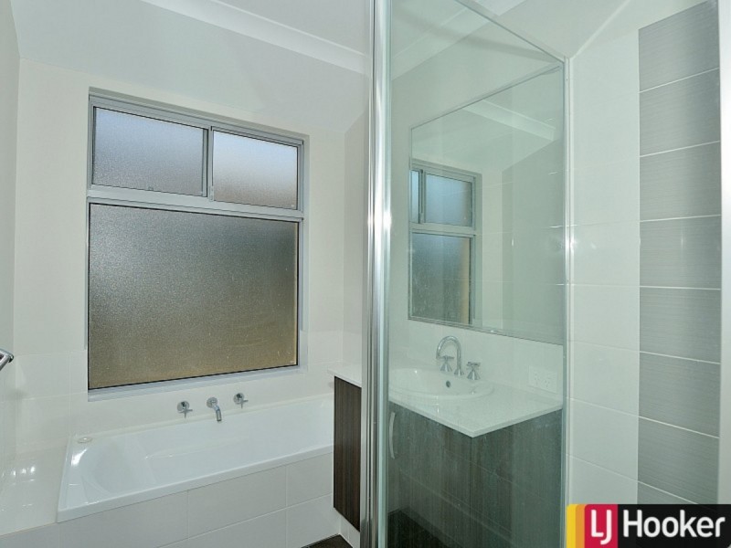 9 Blanche Crescent, Lakelands WA 6180