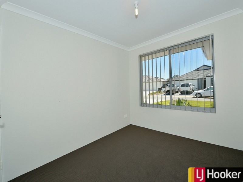 9 Blanche Crescent, Lakelands WA 6180