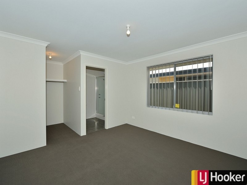 9 Blanche Crescent, Lakelands WA 6180