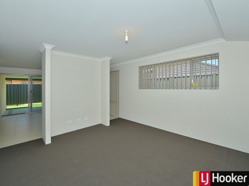 9 Blanche Crescent, Lakelands WA 6180