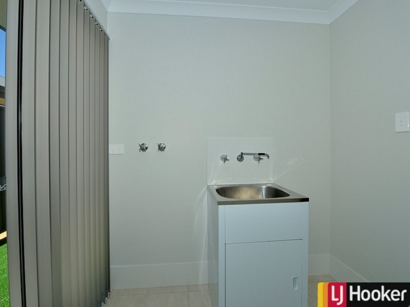 9 Blanche Crescent, Lakelands WA 6180