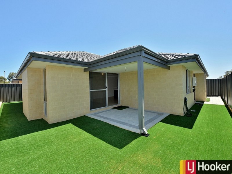 9 Blanche Crescent, Lakelands WA 6180