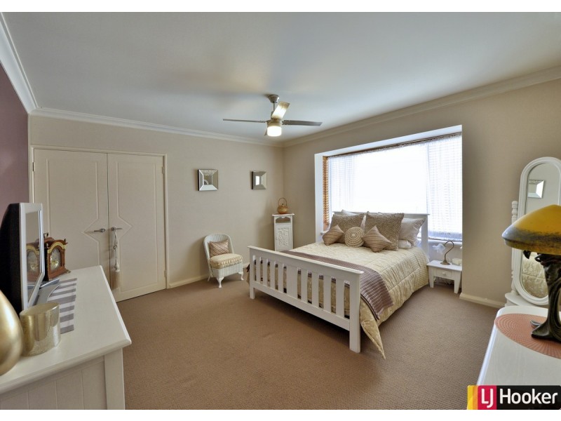 6 Rialto Place, Halls Head WA 6210