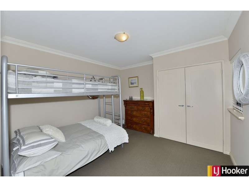 6 Rialto Place, Halls Head WA 6210