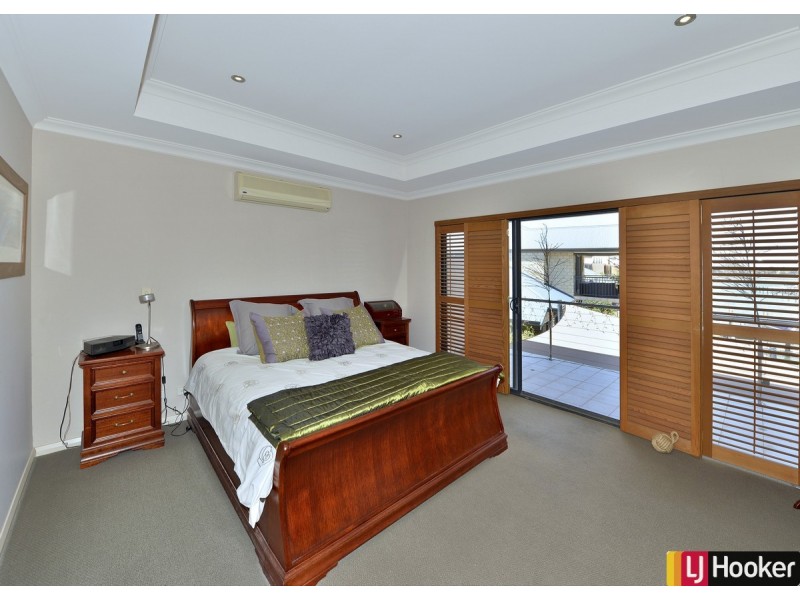 6 Rialto Place, Halls Head WA 6210