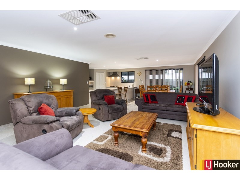 12 Arabian Drive, Coodanup WA 6210