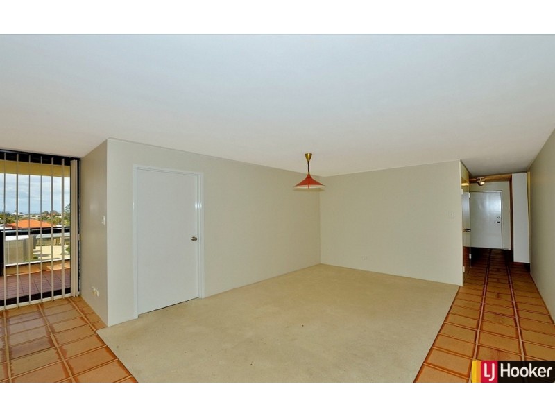 14/6A Valley Road, Halls Head WA 6210