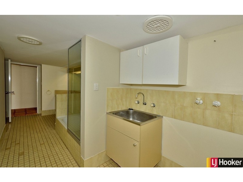 14/6A Valley Road, Halls Head WA 6210