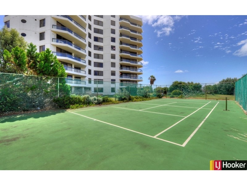 14/6A Valley Road, Halls Head WA 6210