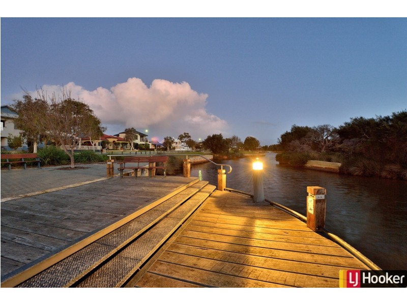 7 Vlamingh Gate, Dudley Park WA 6210