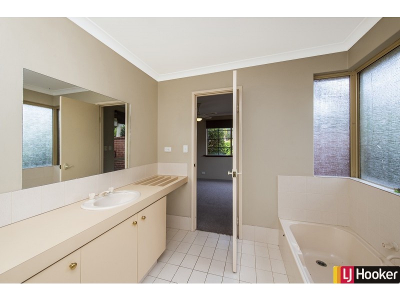 9 Waterfall Cove, Greenfields WA 6210