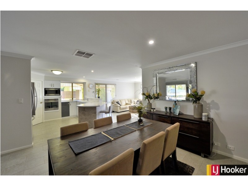 31 Pentland Crescent, Dudley Park WA 6210