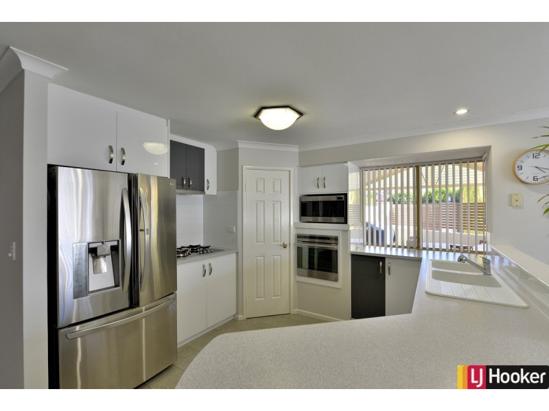 31 Pentland Crescent, Dudley Park WA 6210