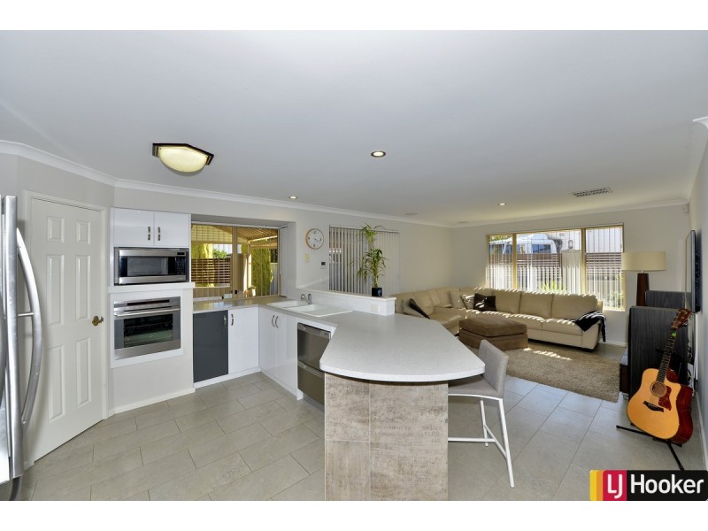 31 Pentland Crescent, Dudley Park WA 6210