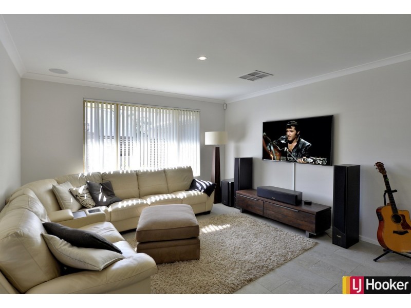 31 Pentland Crescent, Dudley Park WA 6210