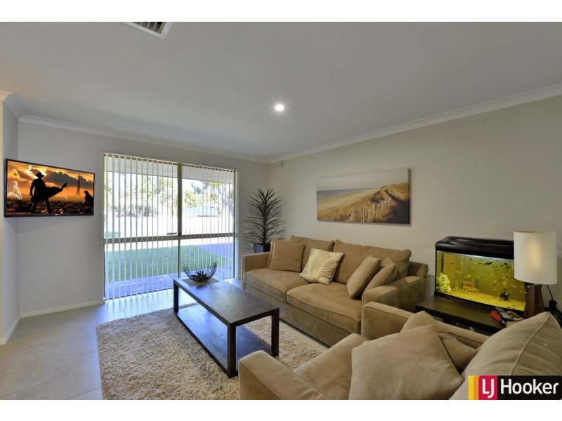 31 Pentland Crescent, Dudley Park WA 6210