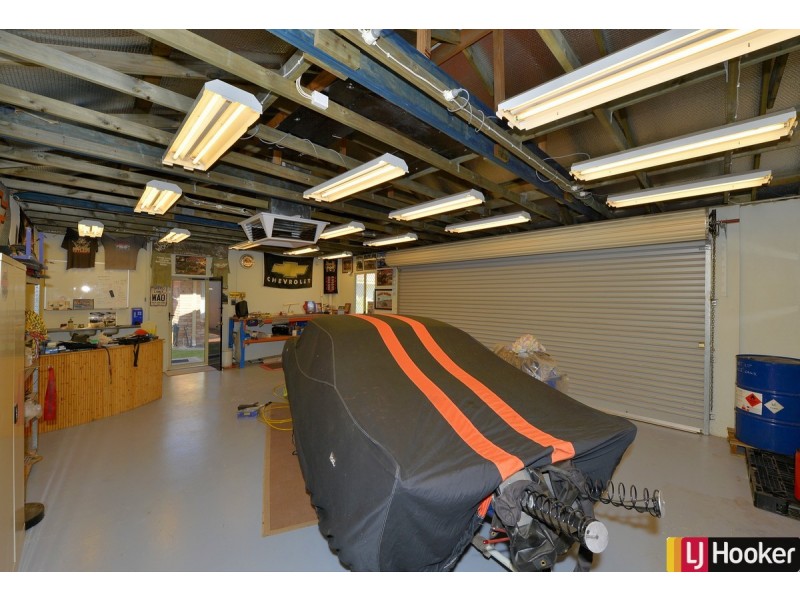 31 Pentland Crescent, Dudley Park WA 6210