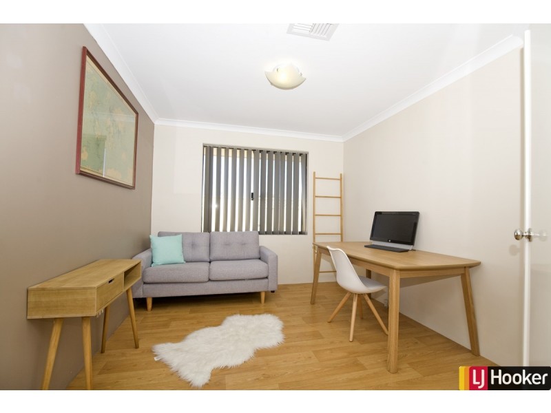 27 Rayner Promenade, Lakelands WA 6180