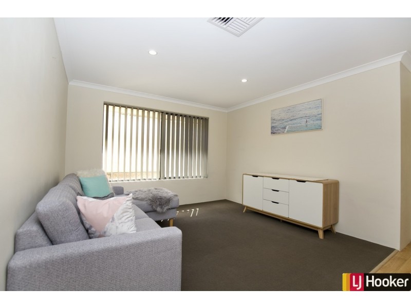 27 Rayner Promenade, Lakelands WA 6180
