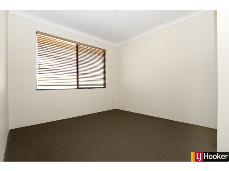 27 Rayner Promenade, Lakelands WA 6180