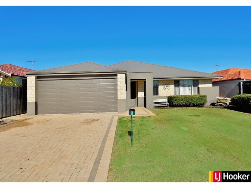 6 Honeymyrtle Grange, Halls Head WA 6210