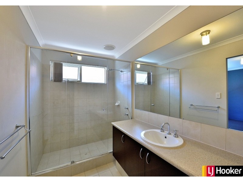 6 Honeymyrtle Grange, Halls Head WA 6210