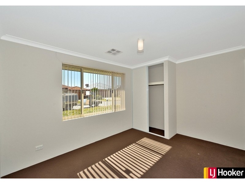 6 Honeymyrtle Grange, Halls Head WA 6210