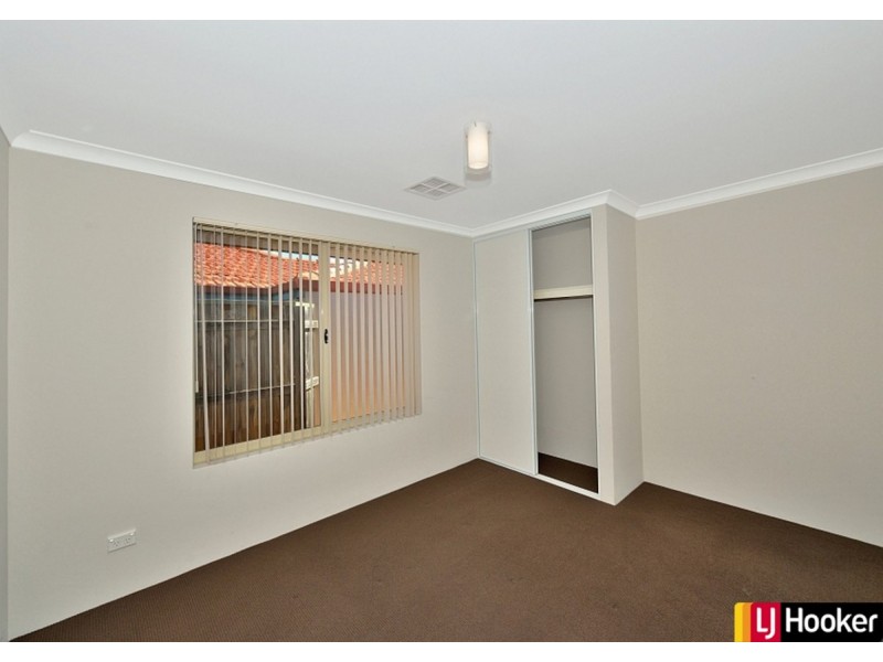 6 Honeymyrtle Grange, Halls Head WA 6210