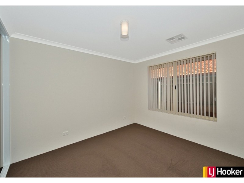 6 Honeymyrtle Grange, Halls Head WA 6210