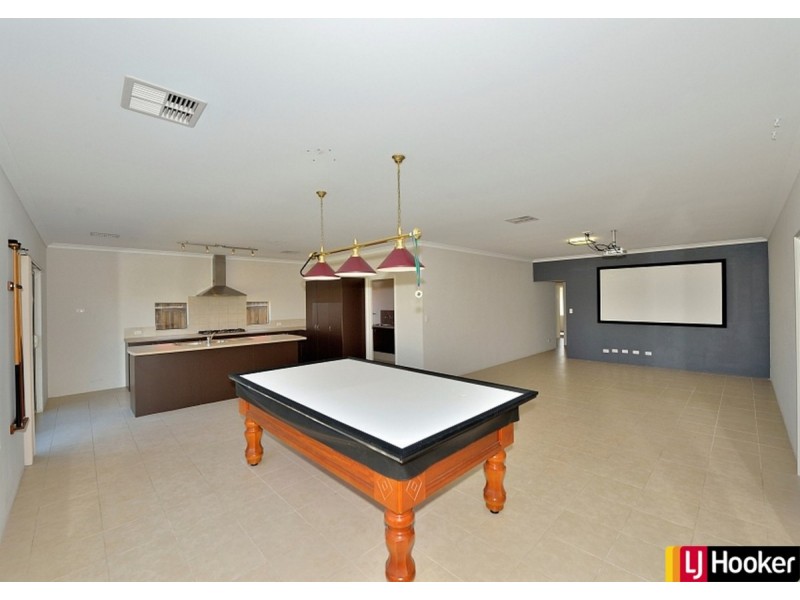6 Honeymyrtle Grange, Halls Head WA 6210
