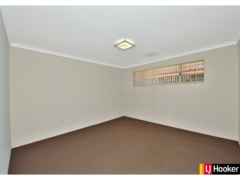 6 Honeymyrtle Grange, Halls Head WA 6210