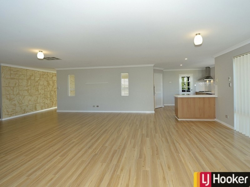 45 Quandong Parkway, Halls Head WA 6210