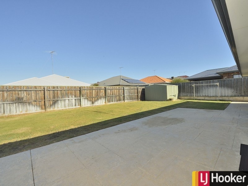 45 Quandong Parkway, Halls Head WA 6210