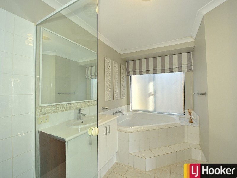 45 Quandong Parkway, Halls Head WA 6210