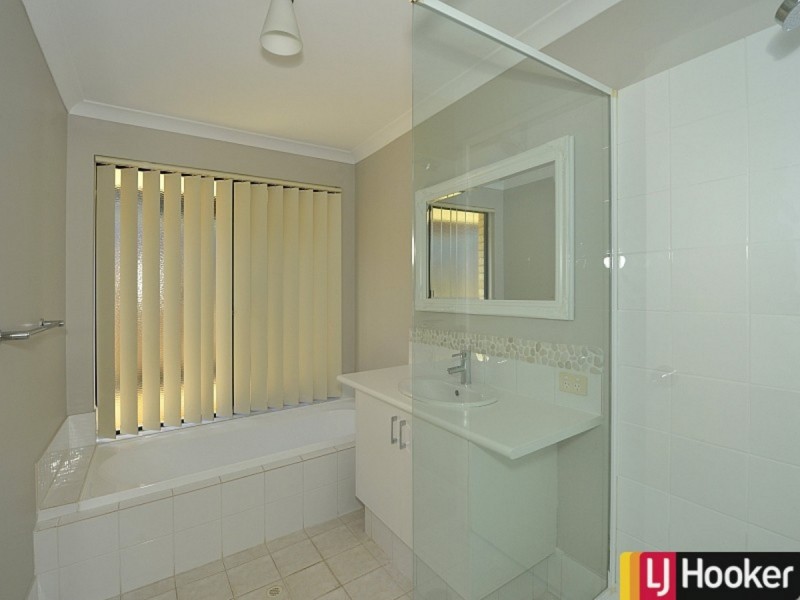 45 Quandong Parkway, Halls Head WA 6210