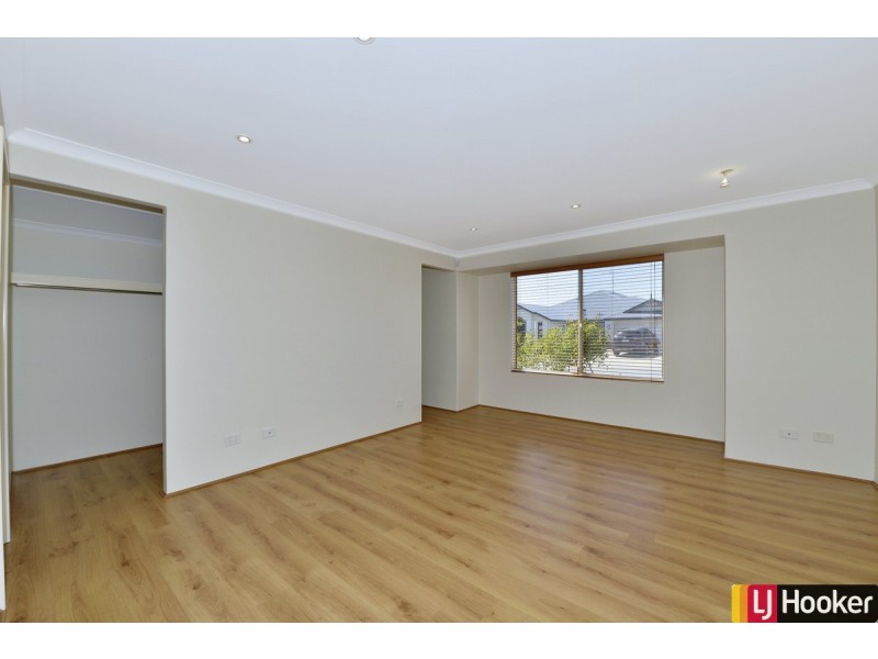 15 Alba Pass, Halls Head WA 6210