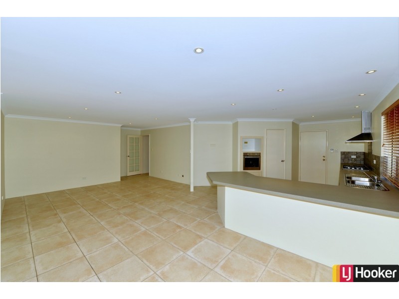 15 Alba Pass, Halls Head WA 6210